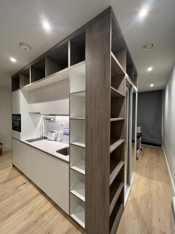 London Heathrow Airport Apartment Voyager House Terminal 12345 - Ev Electric And Parking Available ヒースロー エクステリア 写真