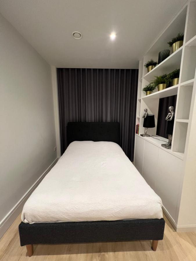 London Heathrow Airport Apartment Voyager House Terminal 12345 - Ev Electric And Parking Available ヒースロー エクステリア 写真