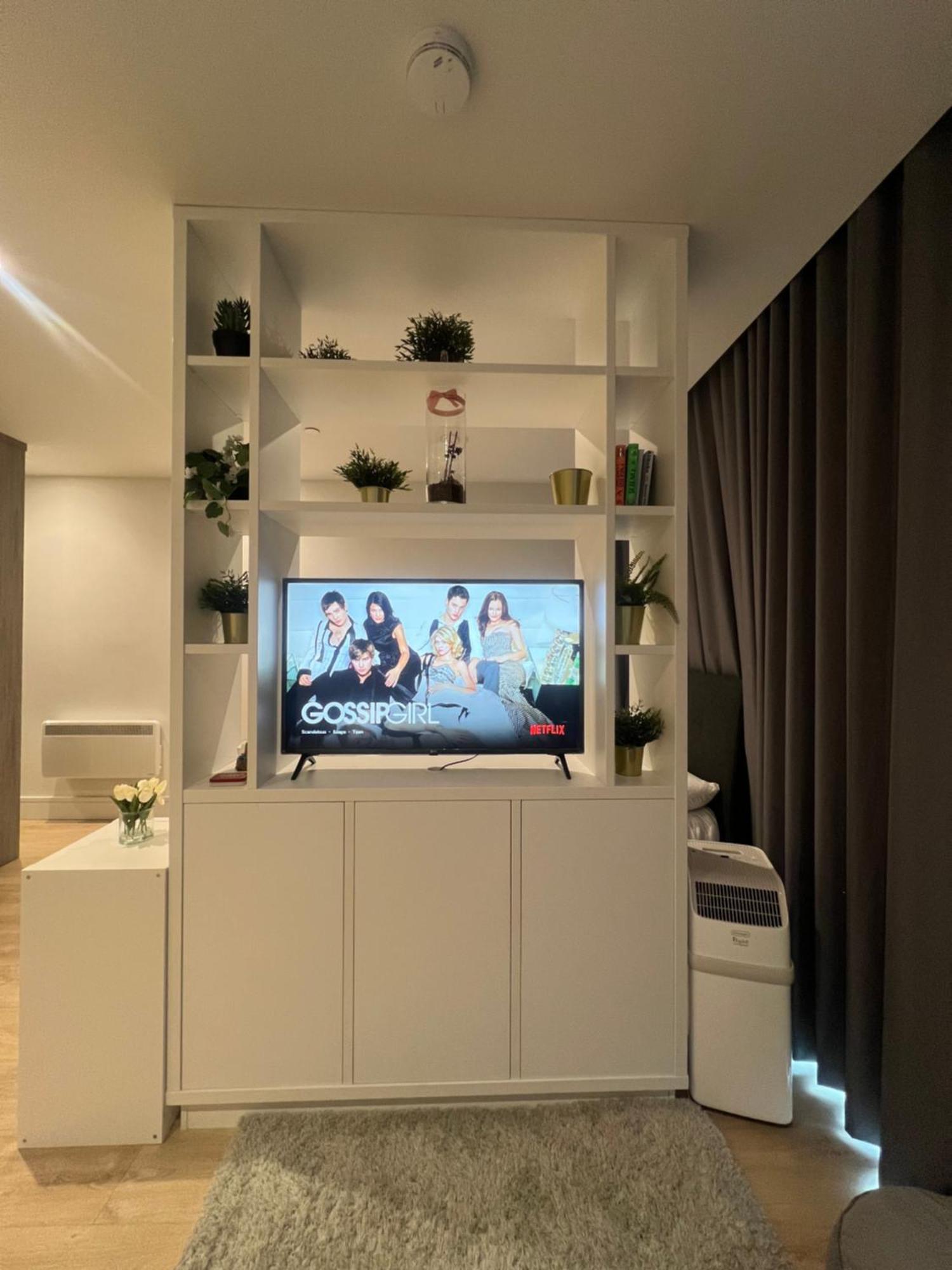 London Heathrow Airport Apartment Voyager House Terminal 12345 - Ev Electric And Parking Available ヒースロー エクステリア 写真